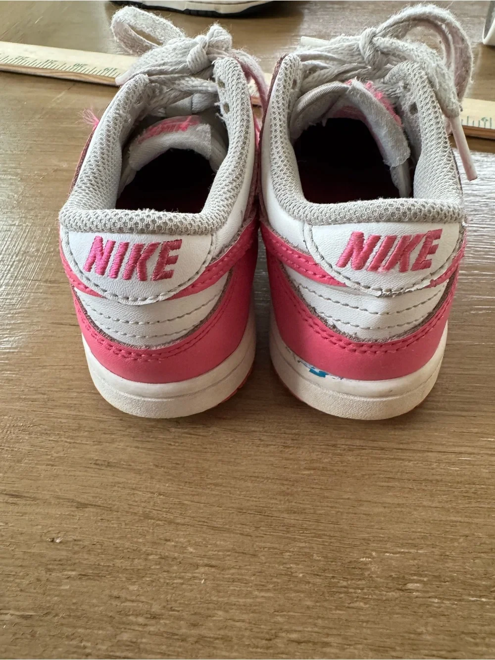 Nike Kids Low-Top Sneakers in Pink and White